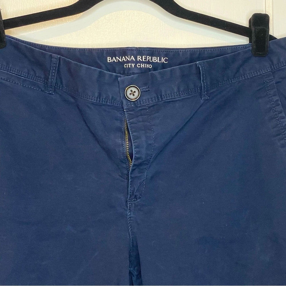 Banana Republic women’s navy blue city chino, size 12